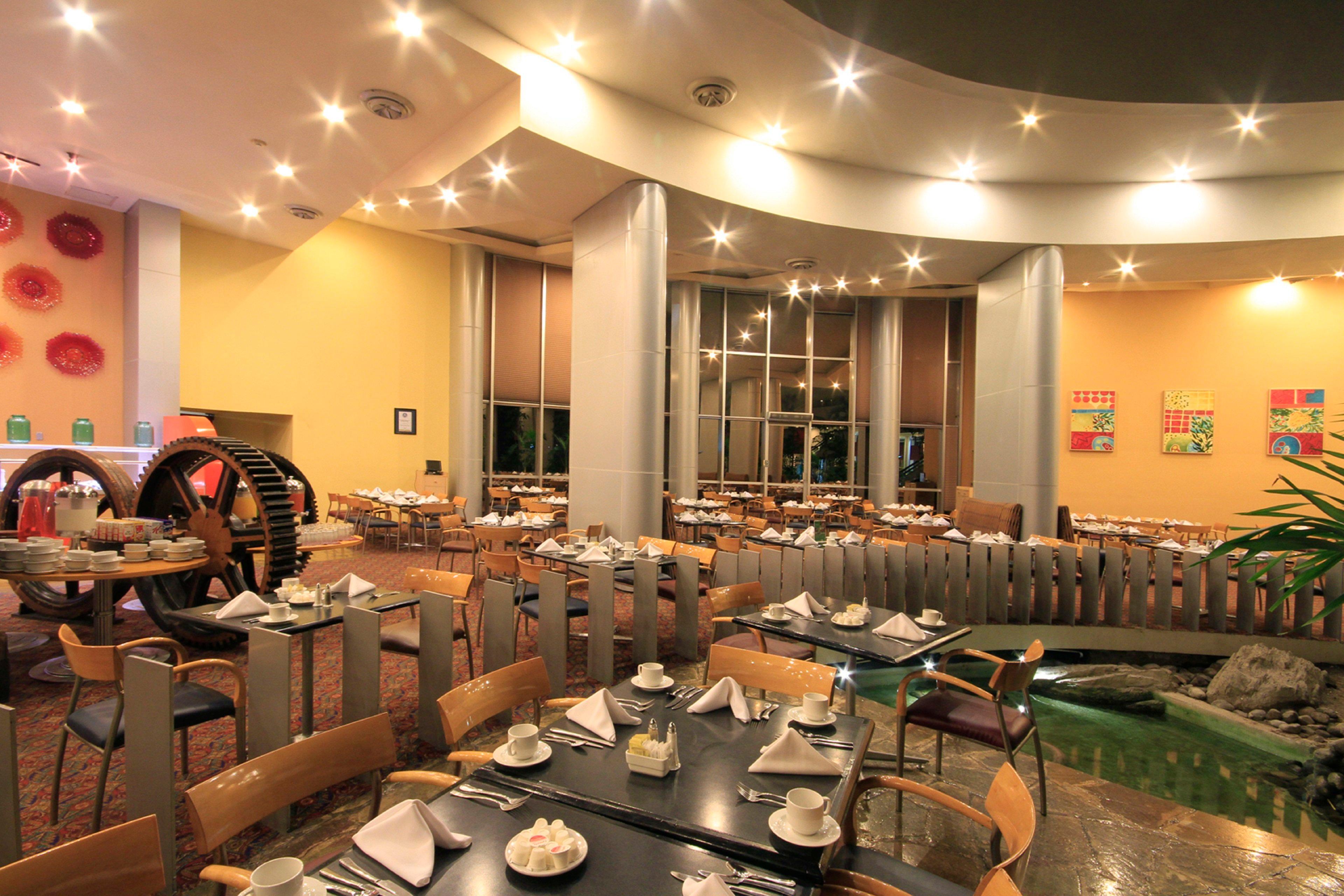 Holiday Inn Monterrey-Parque Fundidora By Ihg Dış mekan fotoğraf The restaurant