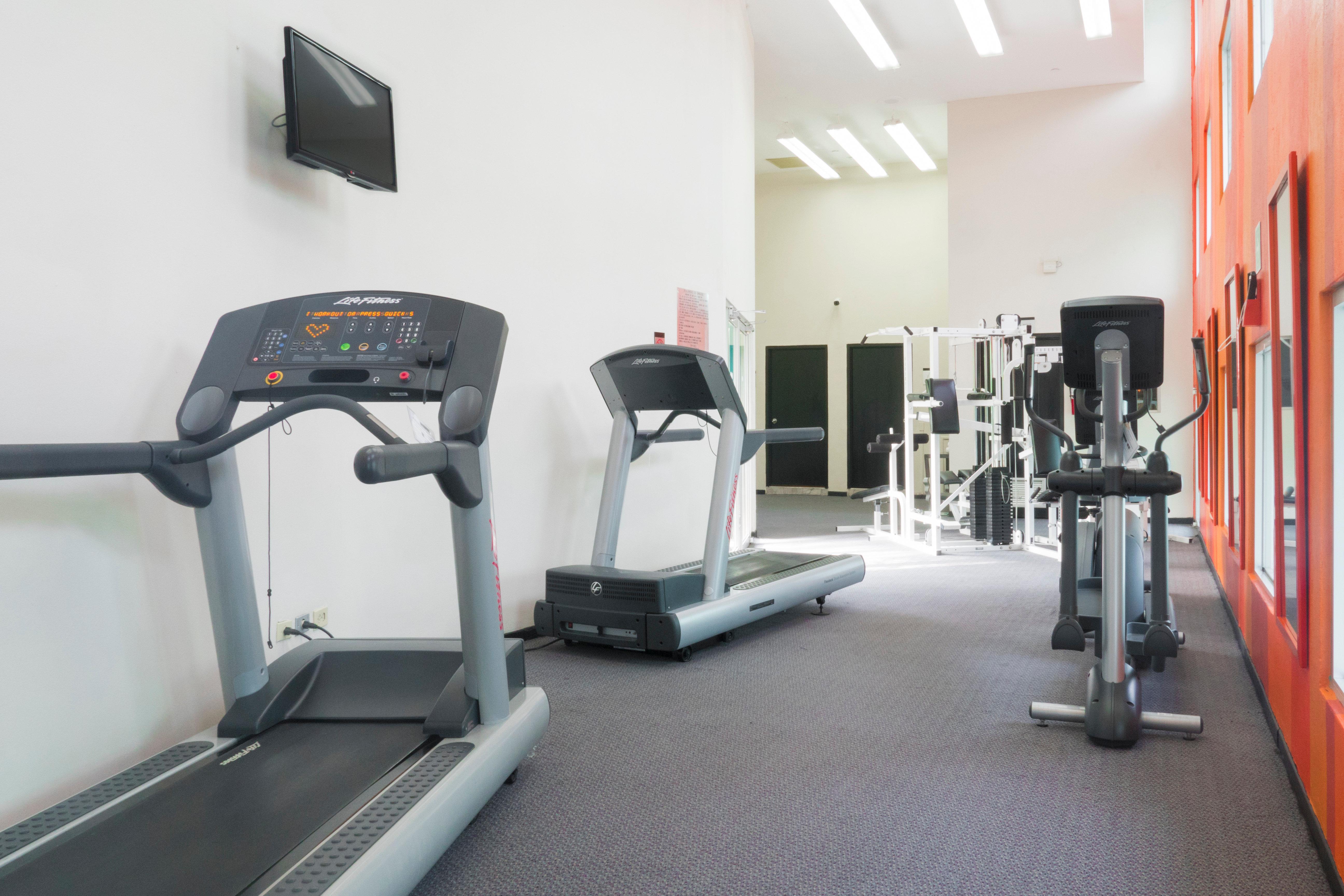 Holiday Inn Monterrey-Parque Fundidora By Ihg Dış mekan fotoğraf The gym at the University of Brighton