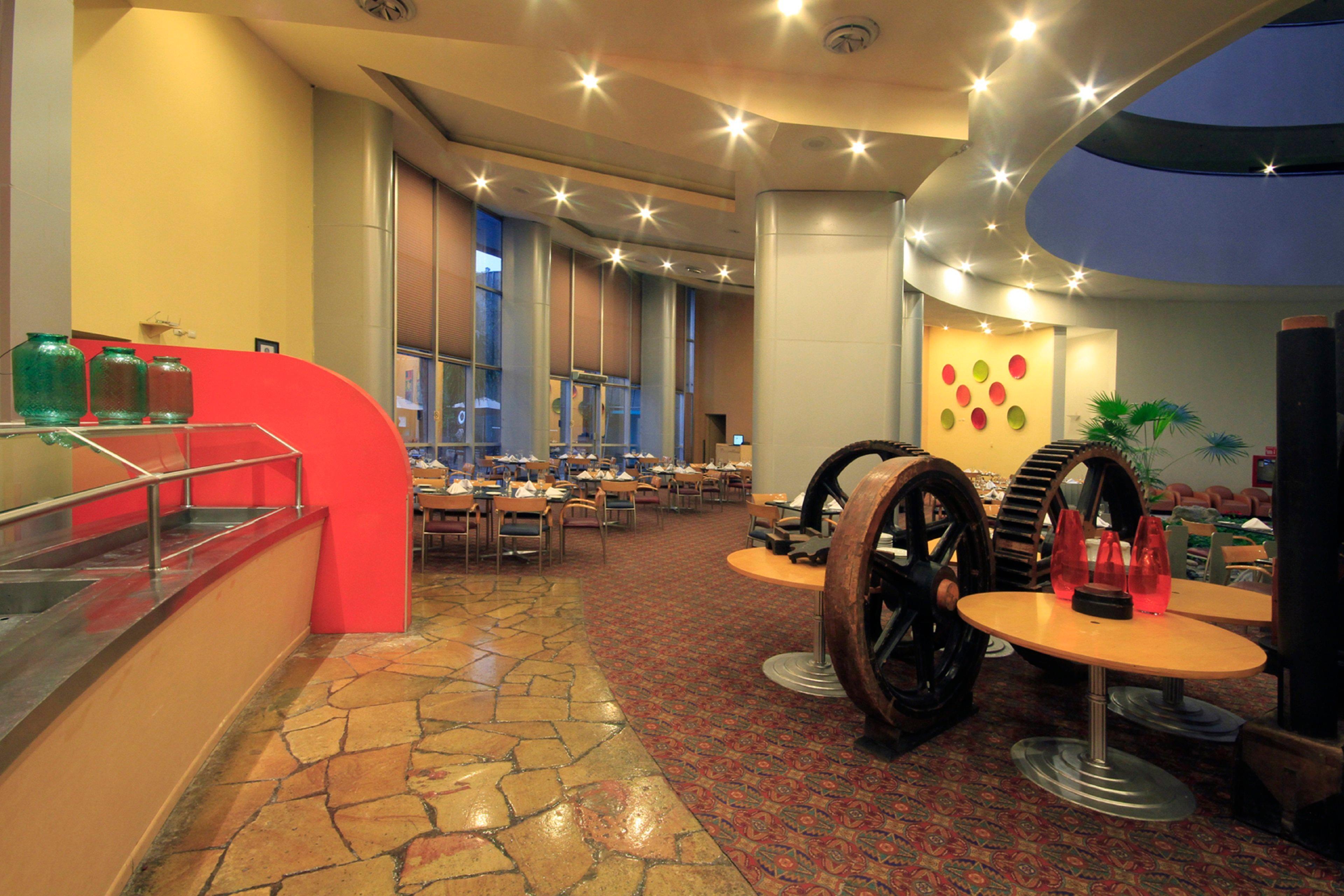 Holiday Inn Monterrey-Parque Fundidora By Ihg Dış mekan fotoğraf The restaurant