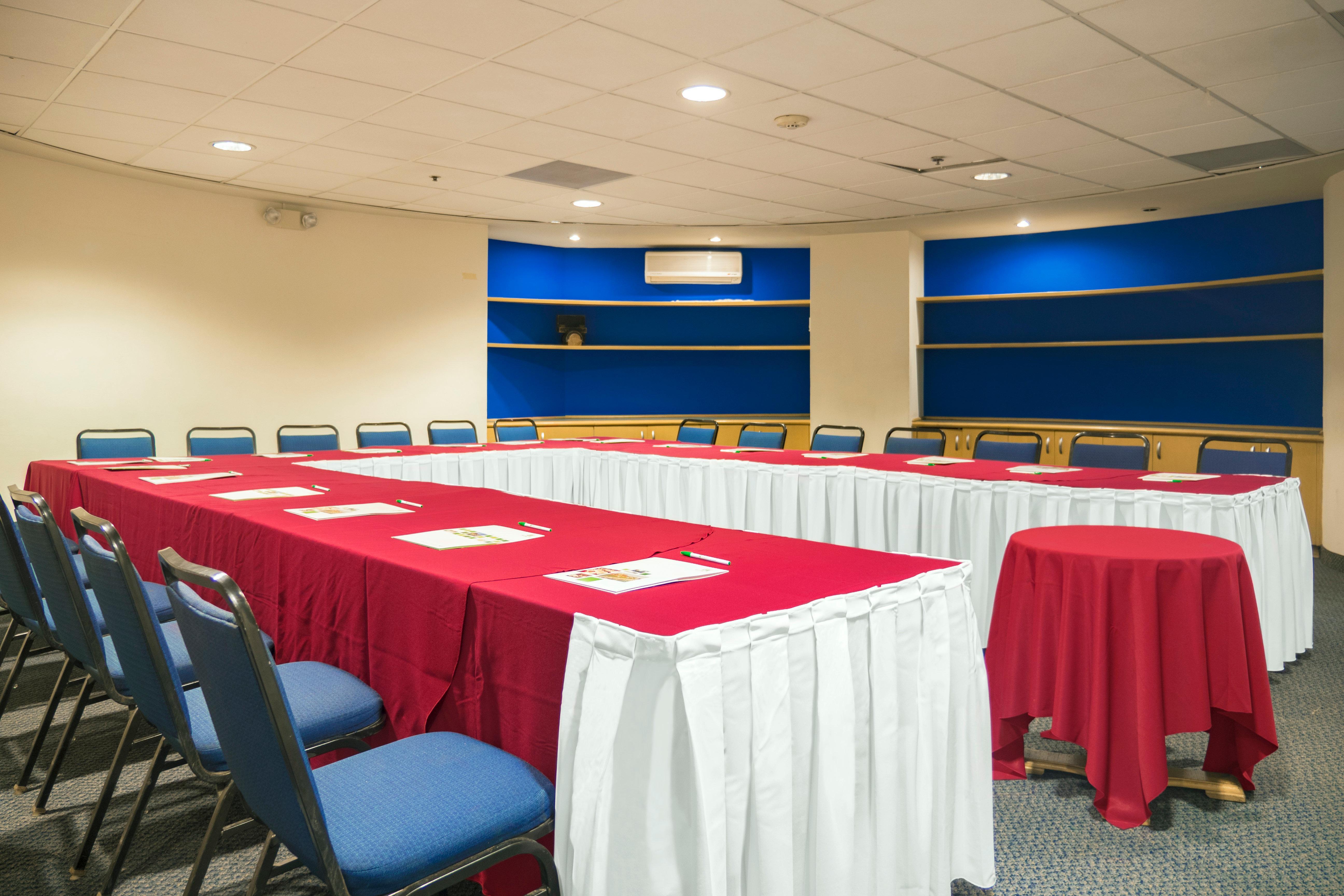 Holiday Inn Monterrey-Parque Fundidora By Ihg Dış mekan fotoğraf Meeting room