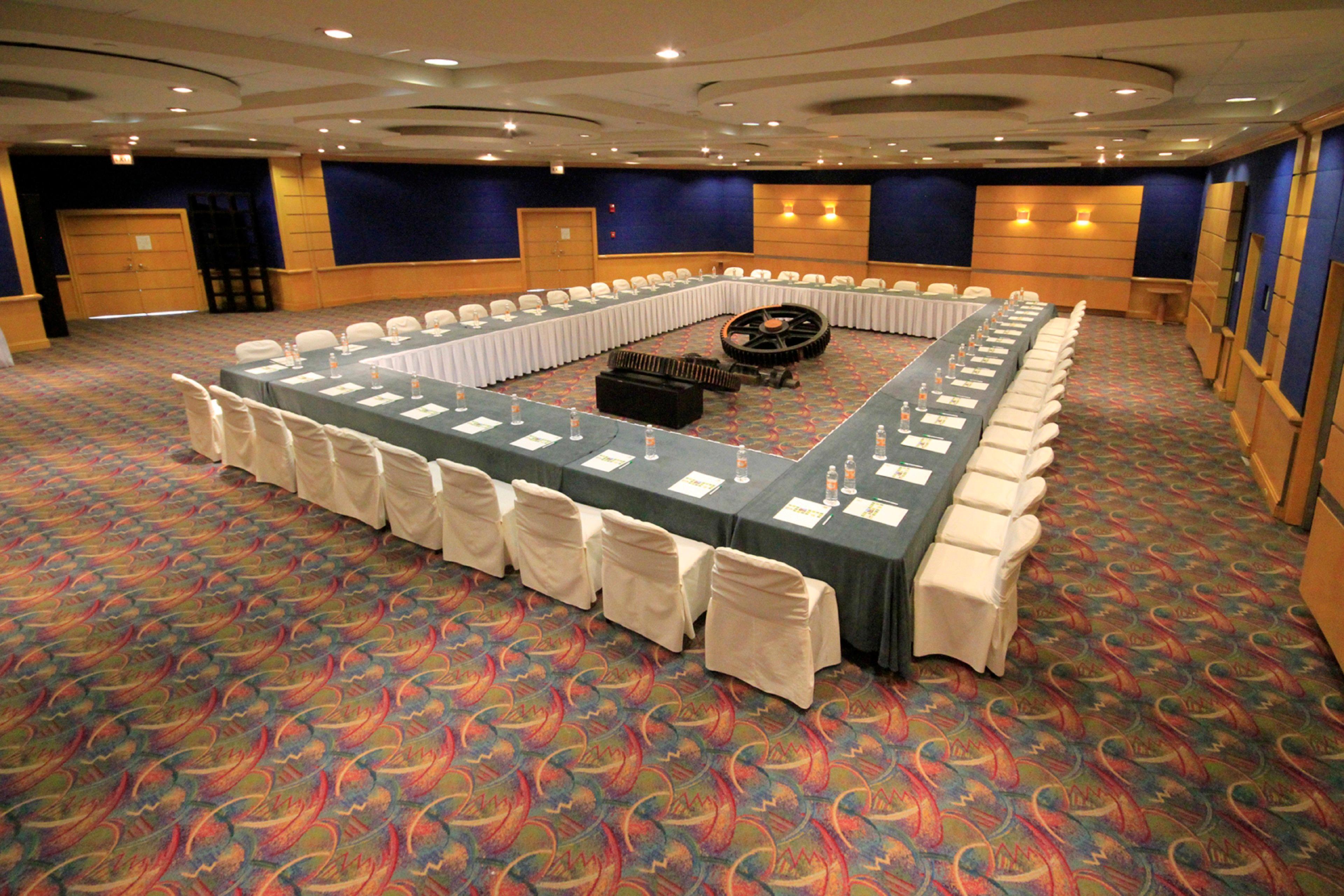 Holiday Inn Monterrey-Parque Fundidora By Ihg Dış mekan fotoğraf U-shaped table layout