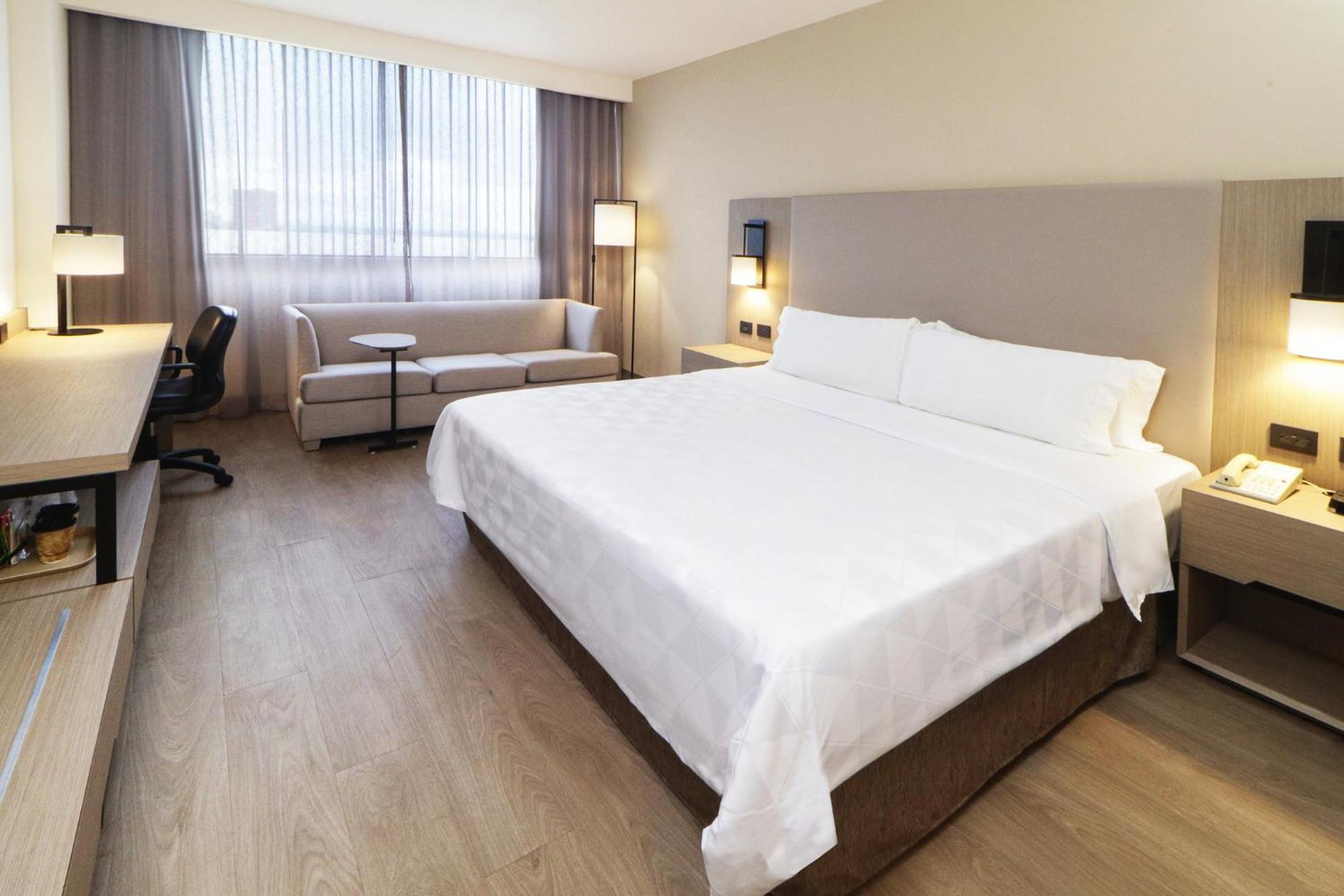 Holiday Inn Monterrey-Parque Fundidora By Ihg Dış mekan fotoğraf A room at the hotel