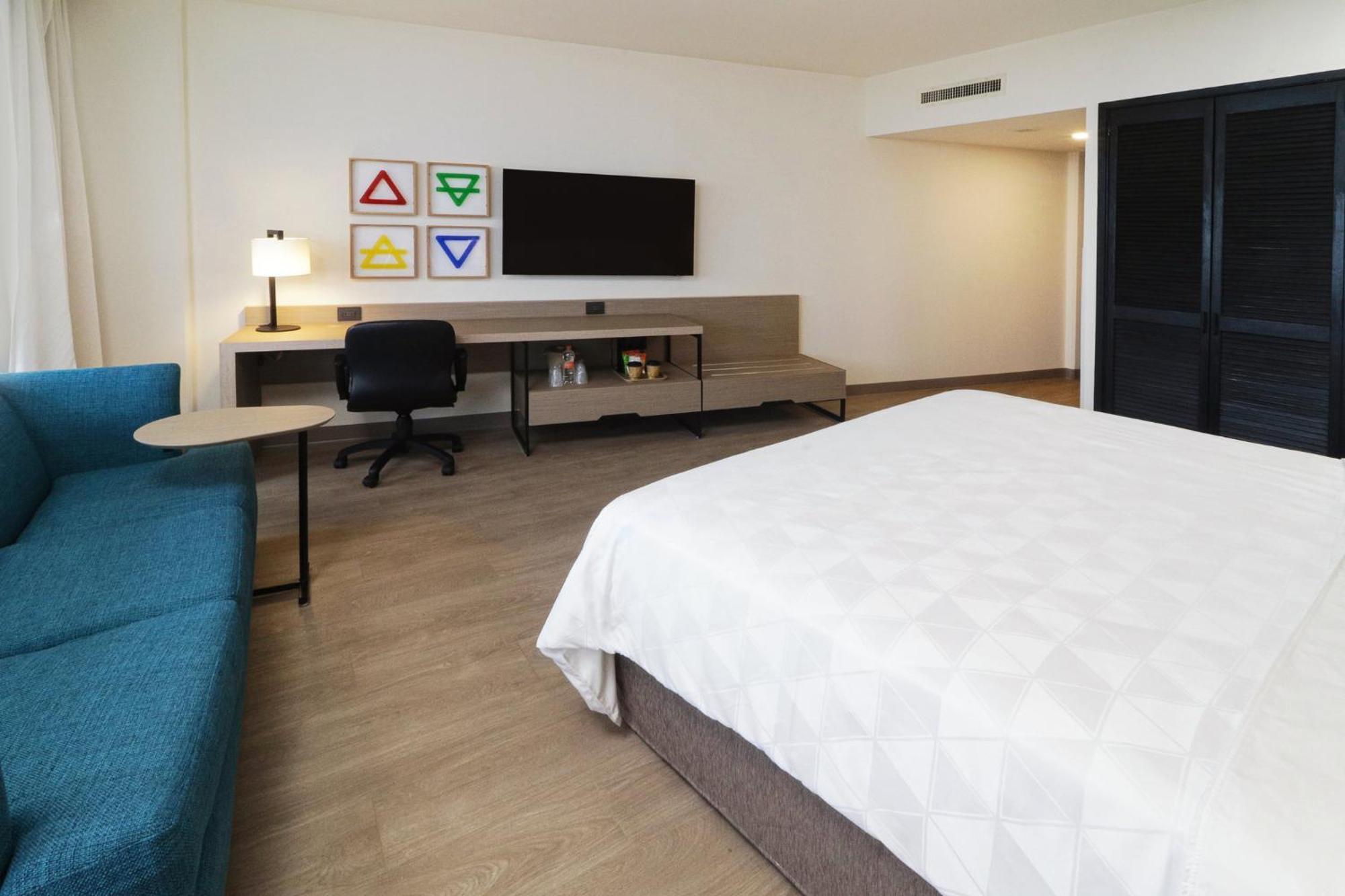 Holiday Inn Monterrey-Parque Fundidora By Ihg Dış mekan fotoğraf A room at the Hilton Garden Inn